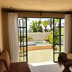 Chalet Luxury Front Boutique Hideaway With Pool - Casita Mas Tranquila *